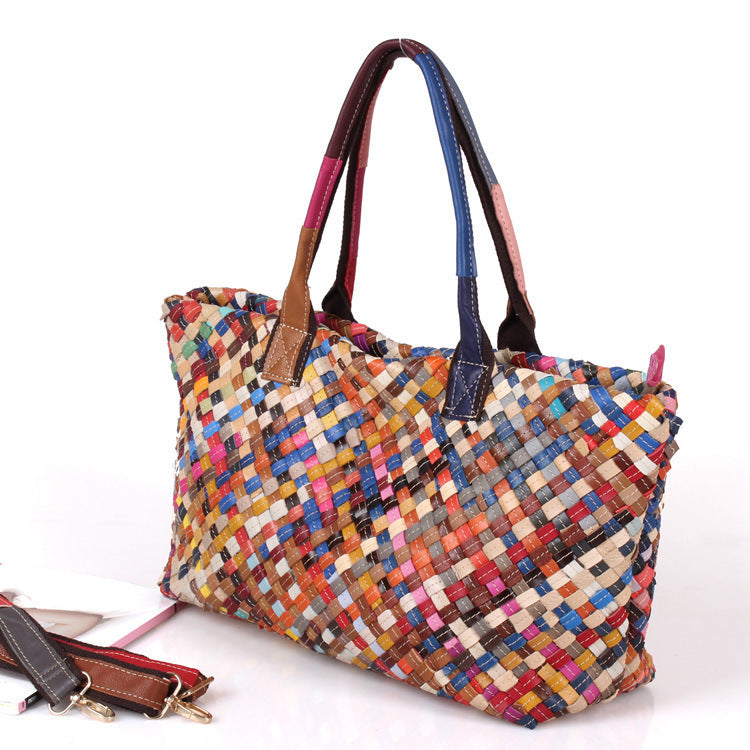 Handgewebte Tasche in bunten Farben