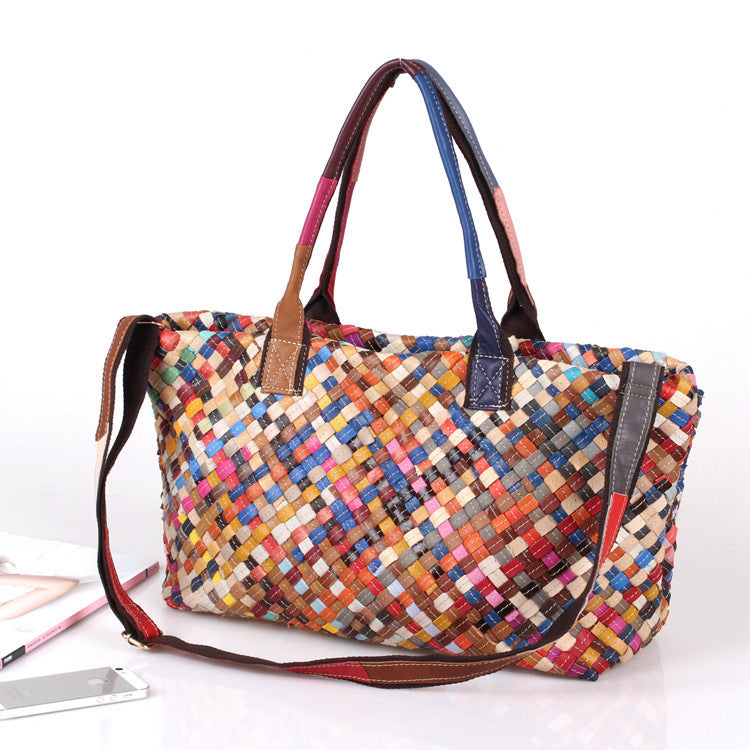 Handgewebte Tasche in bunten Farben